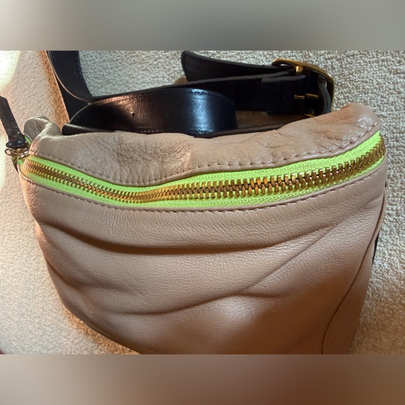 Clare V leather Fanny neon trim - Picture 2 of 8